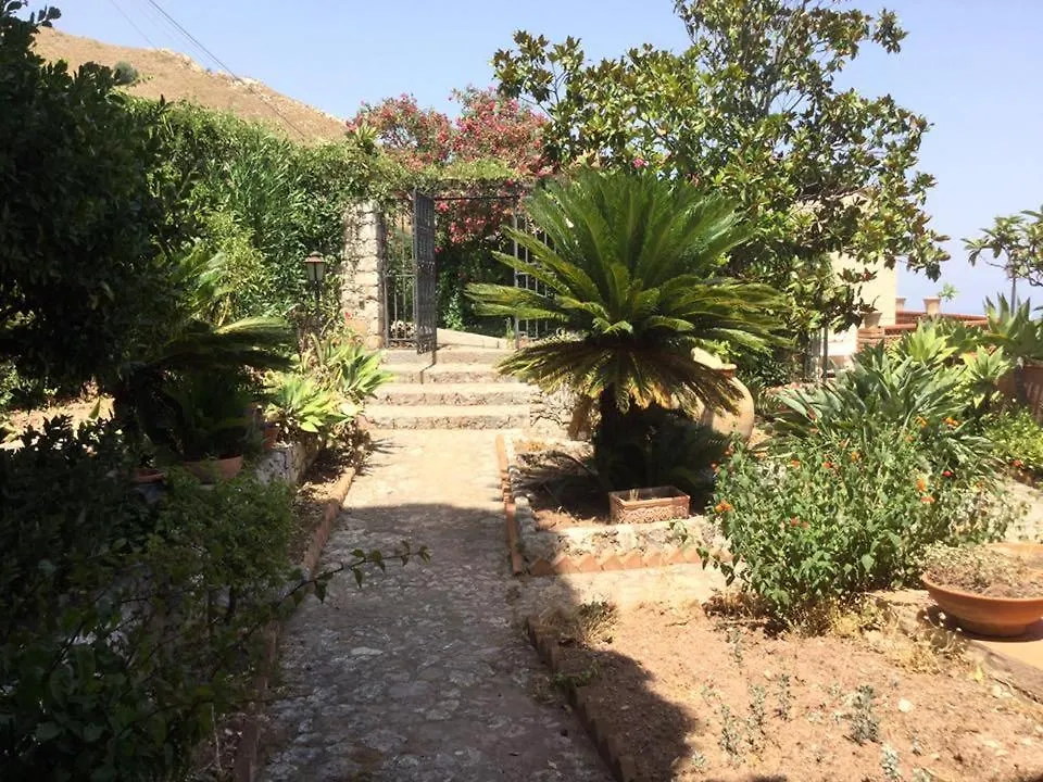 Luxury Suite Terrazze E Vista Mare Taormina Bed & Breakfast